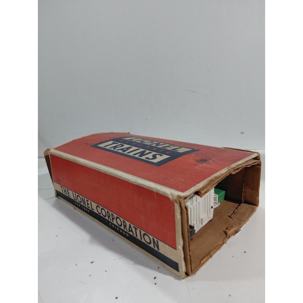 Lionel 3472 Train O Gauge Model Railroad Post War Milk Car & Platform w/Box - Picture 10 of 11